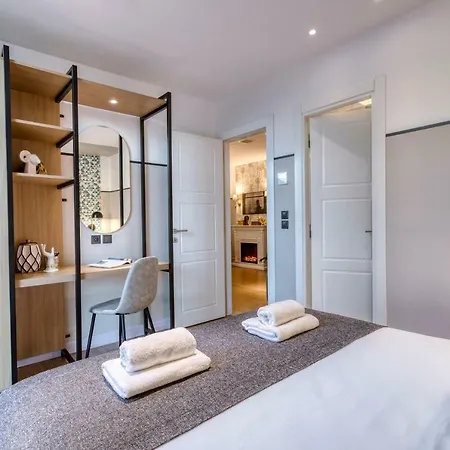The Pinnacle 5* Atenas