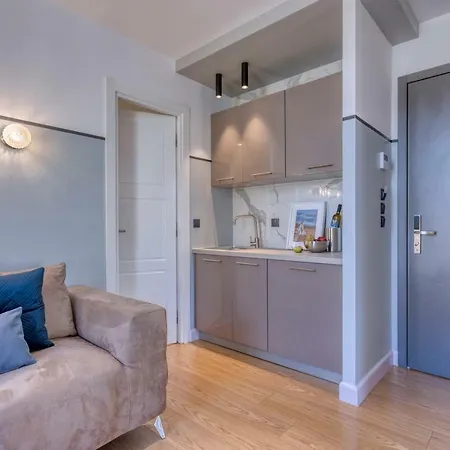 Apartahotel The Pinnacle Atenas